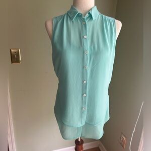Maeve sleeveless button down with 2 layers and back drape. Size 2. Aqua/ mint